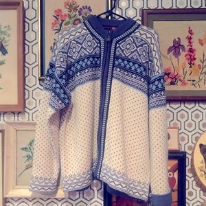 Beautiful Zip-Down Cardigan from Norway